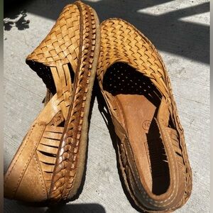 Mens US 10 Huarache Leather shoes sandals in tan beige color, moccasin loafer